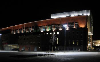 Voorzijde Groningen kantoorruimte nacht buiten