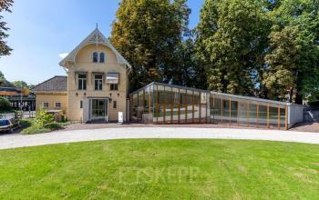 kantoorgebouw haarlem tuin zon bomen parkeren kantoorruimte werkplek huren