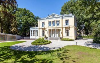kantoorpand haarlem staten bolwerk tuin gazon huren