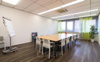 Sufficient meeting rooms available at the Waarderweg
