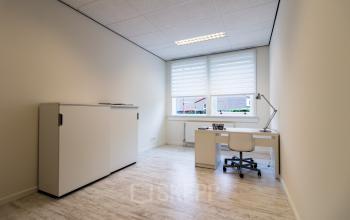 Office spaces also furnished for rent at the Waarderweg