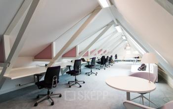 Besides flexdesks there is also a silence room