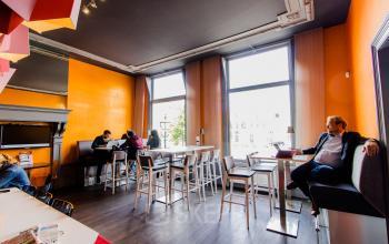 Flexdesk for rent in monumental canal house