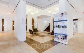 Entrance office building Fonteinlaan Haarlem