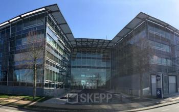 Voorzijde van het kantoorpand