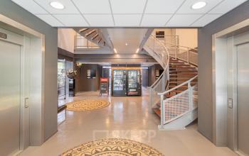 Demmersweg Hengelo kantoorruimte kantoorkamers kantoorpand kantine lunchroom keuken vergaderruimtes gratis parkeren goed bereikbaar vlak bij snelweg