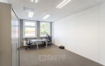 kantoorkamer kantoorruimte werkplek kantoorpand Hengelo industrieterrein goed bereikbaar gratis parkeren ingerichte kantoorruimte vergaderruimte receptie