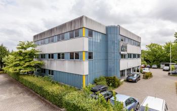 office building working places and rooms for rent