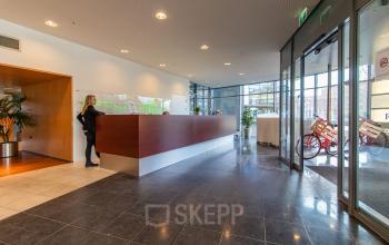 Receptie in de gang op de begane grond