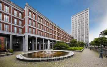 fontein buitenzijde kantoorgebouw maastricht stationsplein