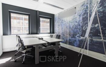 Kale en gemeubileerde kantoorruimten te huur aan de Boschstraat in Maastricht