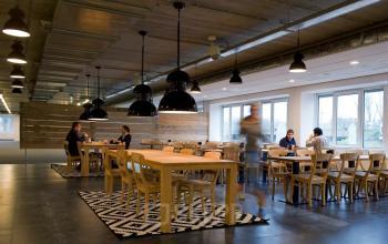 lunchmogelijkheden bedrijfsrestaurant nieuwegein kantoor tafels stoelen medewerkers huren