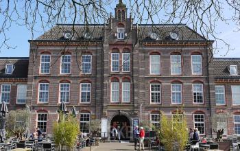 kantoorgebouw nijmegen entree ingang huur