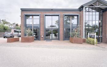 veritasweg oosterbeek arnhem utrecht mooie natuur mooi modern pand karakteristiek kantoorruimtes kantoorkamers 