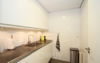 pantry koffiecorner binnenzijde kantoorgebouw huren