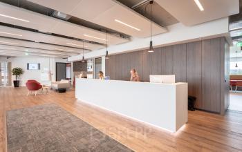 rotterdam kantoorruimte kantoorgebouw werkplek flexplek co-workingspace dakterras kantine vergaderzalen receptie dagkantoren