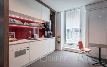 rotterdam kantoorruimte kantoorgebouw werkplek flexplek co-workingspace dakterras kantine vergaderzalen receptie dagkantoren