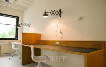 flexibele werkplek tafel stoel lamp huren rotterdam alexander dichtbij station SKEPP