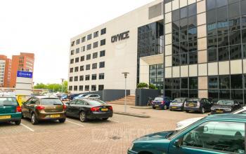 parkeren bij kantoor voorzijde kantoorpand ingang rotterdam alexander