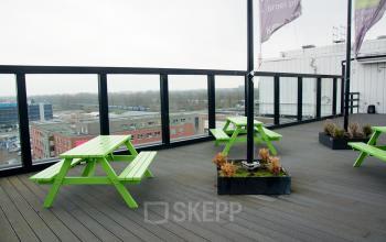 het dakterras voor de lunch