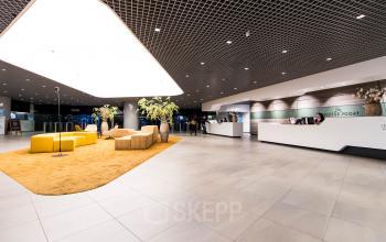 Receptie binnen kantoorpand