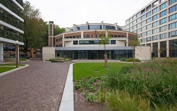 buitenaanzicht kantoorgebouw Rotterdam Kruisplein te huur