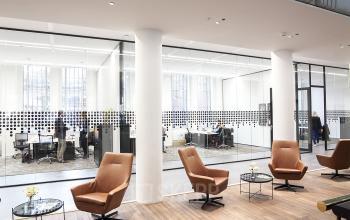 Uitzicht op de werkruimten