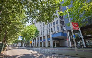 Modern kantoorpand gelegen aan Westblaak 92 in het dynamische Rotterdam Centrum, beschikbaar voor huur.