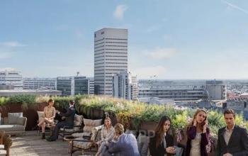 Gezellige dakterras op Coolsingel 75 in Rotterdam Centrum waar mensen werken en netwerken met uitzicht op de stad.