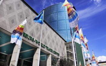ingang entree kantoorgebouw centrum rotterdam