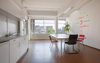 kantoorruimte huren aan vijverhofstraat in rotterdam met keuken