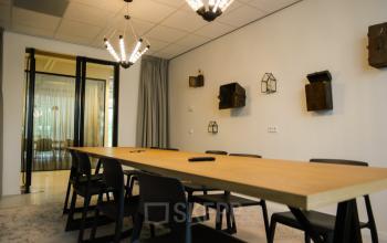 marten meesweg rotterdam alexander vergaderruimte tafel stoelen design kantoorpand SKEPP