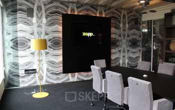 vergaderzaal vergaderruimte stoelen tafel televisie presentatiemogelijkheden kantoorgebouw rotterdam brainpark