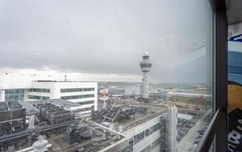 Uitzicht op het vliegveld kantoorruimte Amsterdam Schiphol Vliegveld