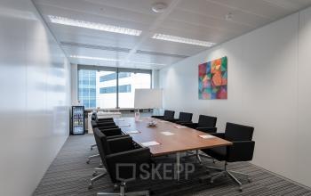 Grote vergaderruimte boardroom bespreekkamer Amsterdam schiphol