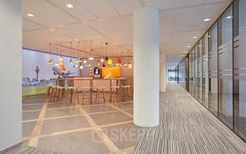 sociaalhart lounge bar stoelen kantoorpand