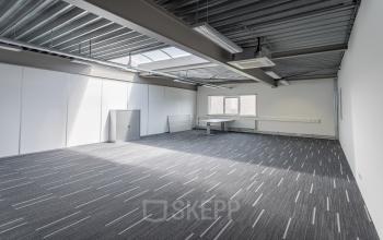 Bredaseweg breda terheijden goed bereikbaar grote weg gemeubileerd kantoorruimte kantoorkamer werkplekken flexplekken opslag storage werkplaats vergaderruimte meetingpoint receptie gratis parkeren noord brabant rotterdam goed bereikbaar