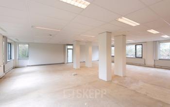 empty floor in office building tilburg