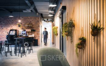 Sfeervolle en moderne kantoren op Goeman Borgesiuslaan 77 in Utrecht Noord met natuurlijk licht en stijlvol meubilair.