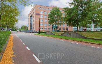 straat bij Kantoorpand Utrecht Newtonlaan