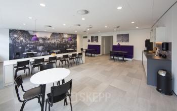 lunch gemeenschappelijke ruimte kantoorgebouw utrecht newtonlaan huur kantoorruimte SKEPP