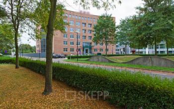 buitenkant kantoorgebouw Newtonlaan Utrecht