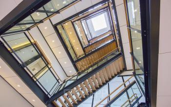 kantoorgebouw newtonlaan utrecht trappenhuis modern kantoor