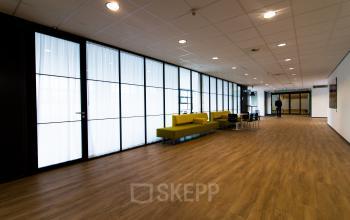 Spacious and modern entrance at Zonnebaan Utrecht