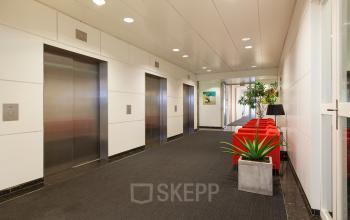 kantoorgebouw met lift Utrecht huren