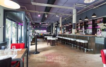bar bij kantoorgebouw Utrecht Goeman Borgesiuslaan