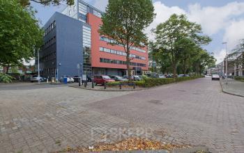 vooraanzicht kantoorpand Utrecht Goeman Borgesiuslaan