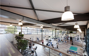 Een sportschool inpandig, ideaal voor na werktijd