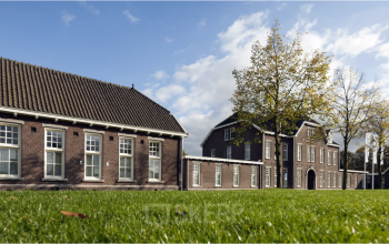 Vooraanzicht van het indrukwekkende katoorpand