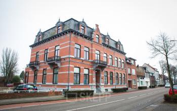 voorkant gebouw mooi pand aanzicht authentiek